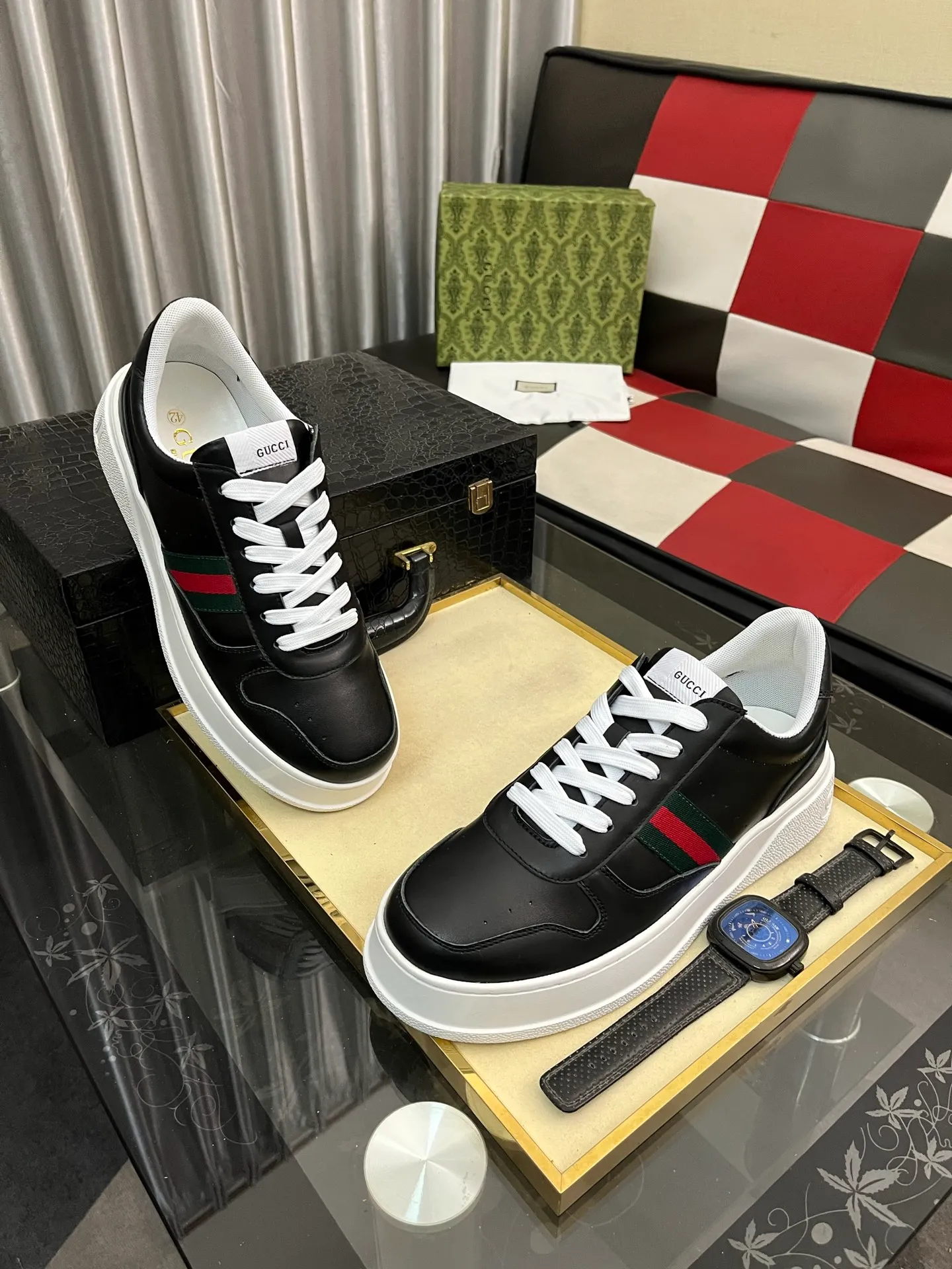 Men's Men's Shoes💰: 380⌚️⌚️[GUCCI] Gucci men's latest white shoe series casual shoes! The official website is built 1:1. Upper: Made of imported cowhide, with electric embroidery ➕Inner lining: Made of high-quality first-layer pigskin, soft and comfortable. Picky material selection and exquisite workmanship give you the best enjoyment. Size: 38-444️⃣Colors available